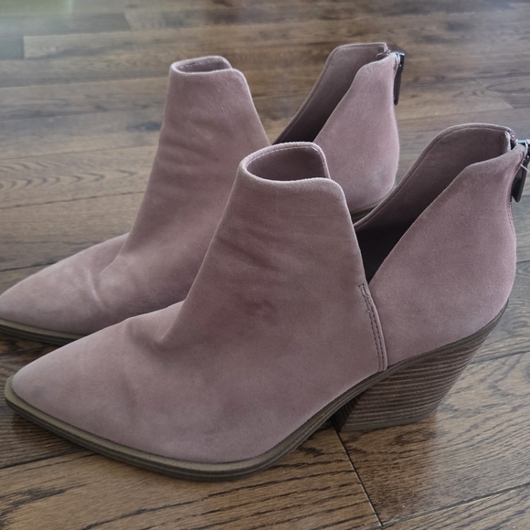 Vince Camuto Gigietta Blush Pink Suede Ankle Boots Western Size 9.5 - Picture 6 of 7